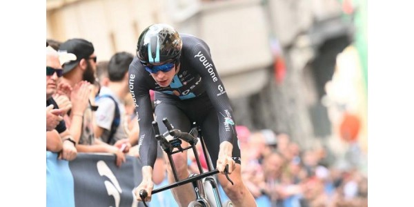 Thymen Arensman betjener Team INEOS i de næste to år