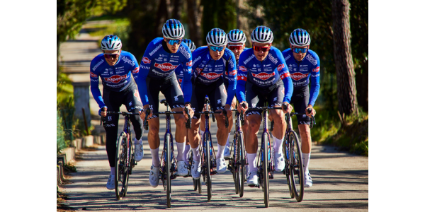 Bær Alpecin-Deceuninck cykeltrøjer og frigør ubegrænset kraft