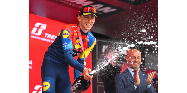 Giro d'Italia 15. etape: Carlos Verona vinder solo