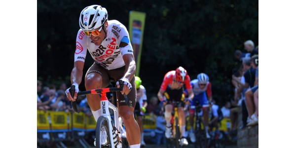Van Avermaet overrasker ham ved at storme ind i top tre