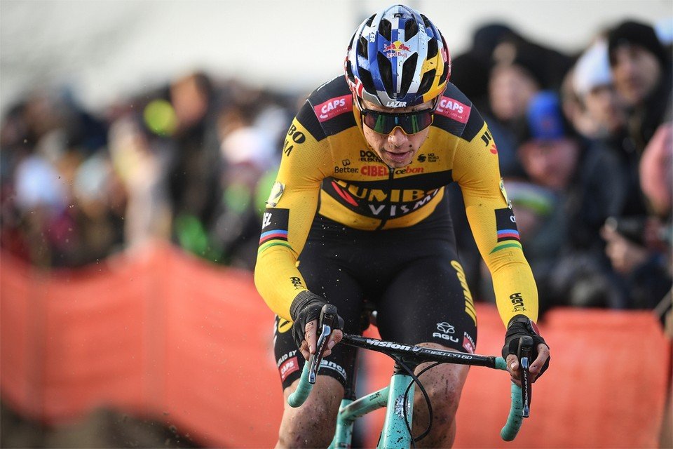 Van Aert vinder igen i Booms sæson